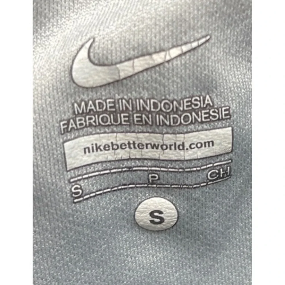 Nike these tempo
